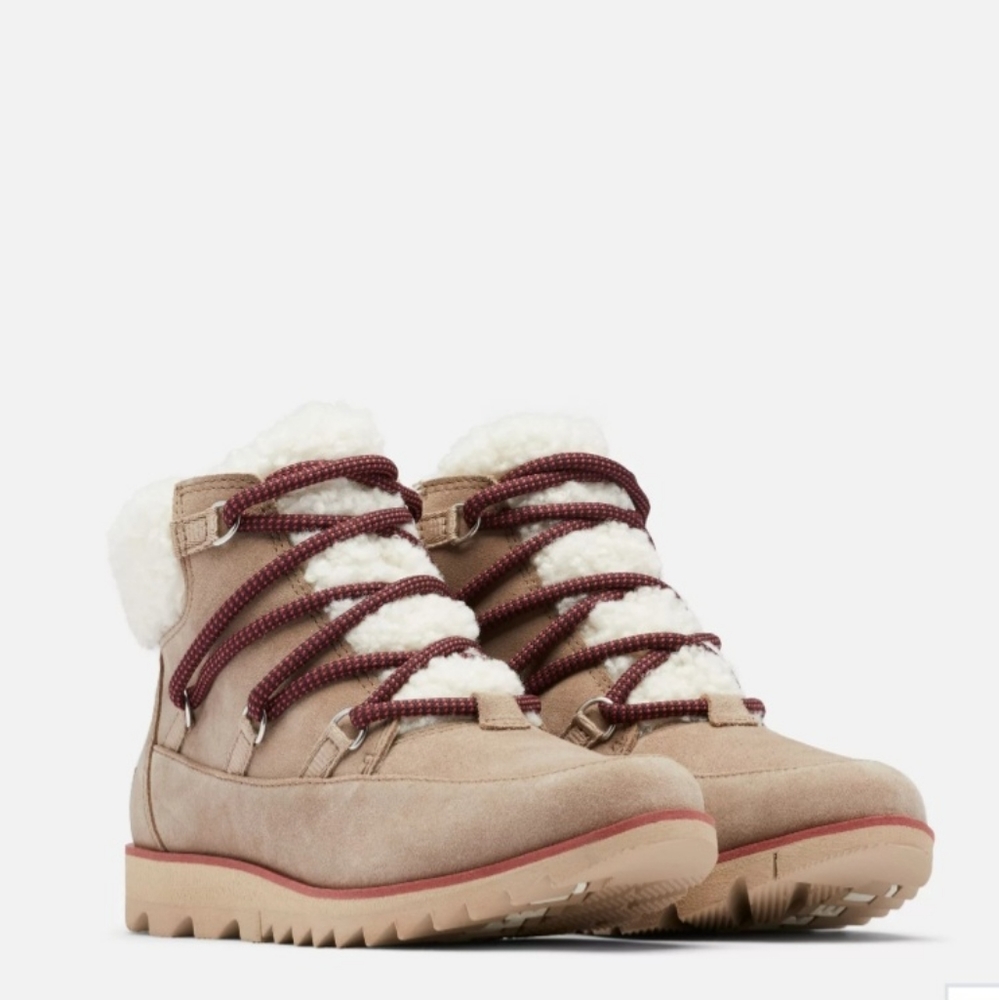 Sorel Harlow Lace Cozy bootie. Size 8.5.